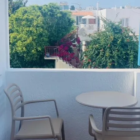 Πανσιόν Manousos Αδάμας
