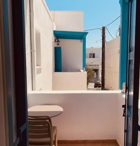 Manousos Pensión Adamantas (Milos)