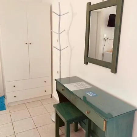 Guest house Manousos Adamantas (Milos)