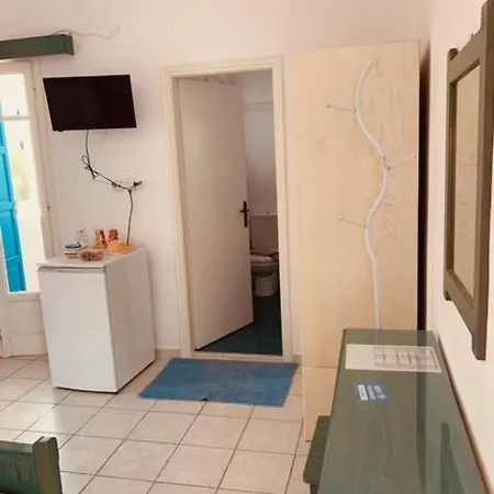 Manousos Adamantas (Milos)