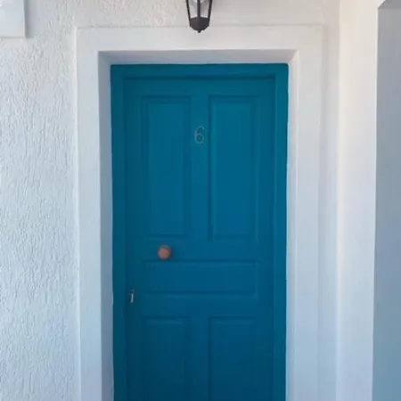 Konukevi Manousos Adamantas (Milos)