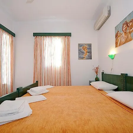 Guest house Manousos Adamantas (Milos)